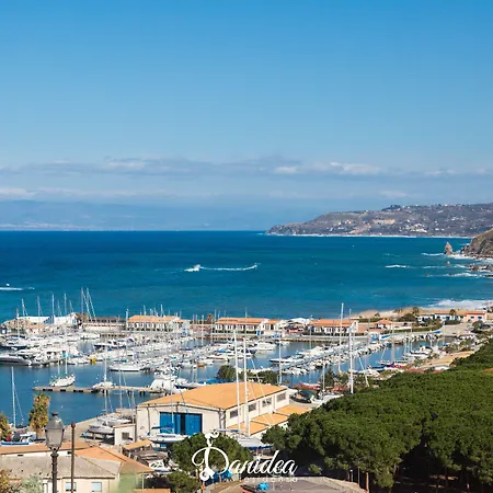 Residenza Danidea 4* تروبيا